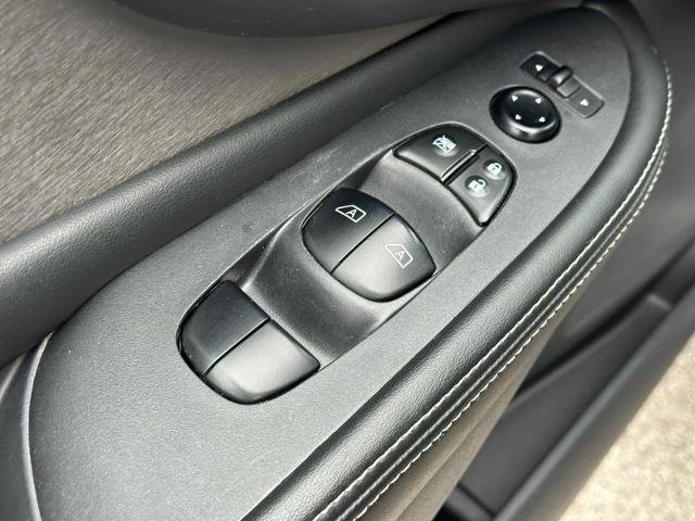 Used 2023 Nissan Murano SV image 15