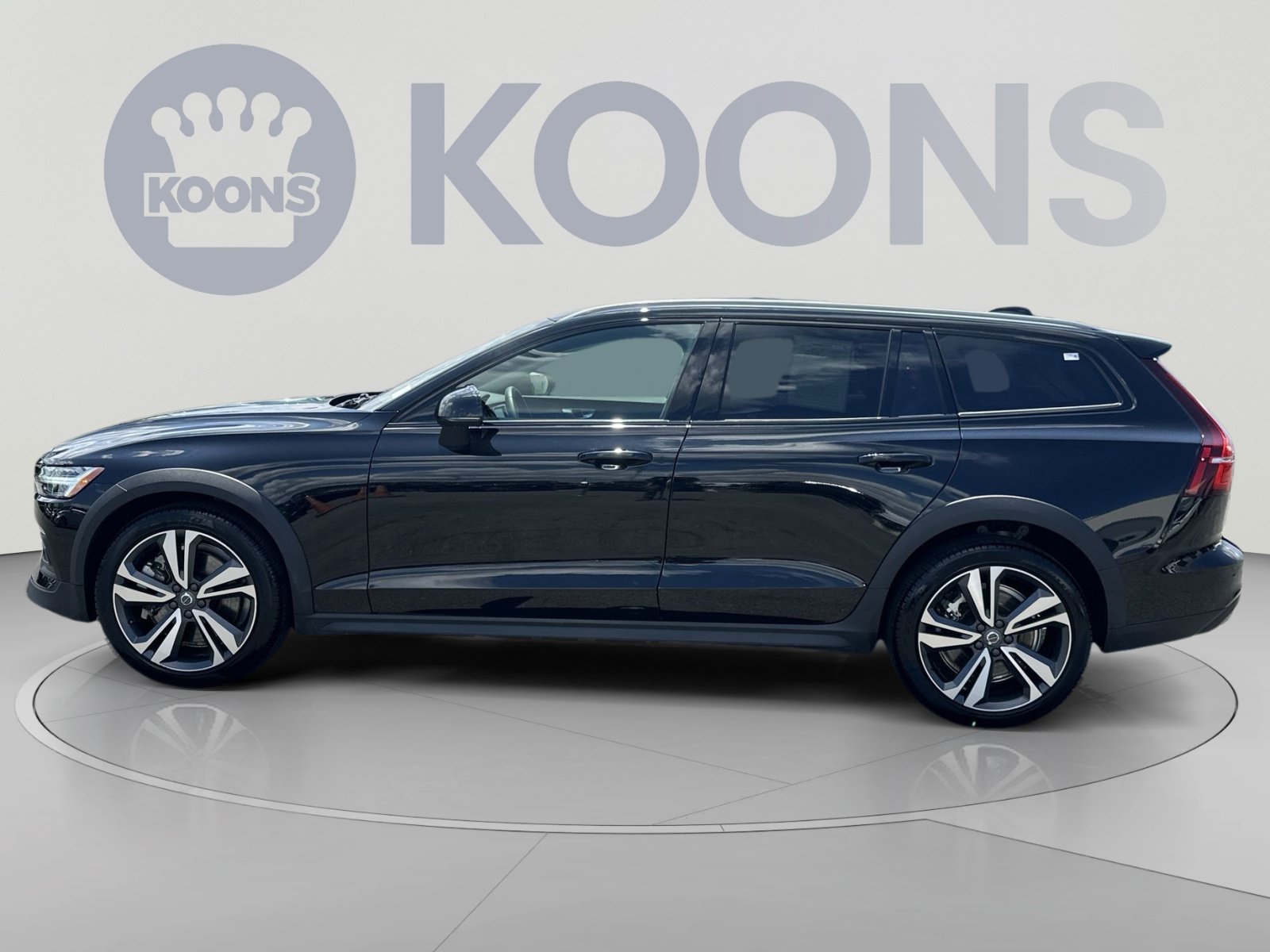 Used 2025 Volvo V60 B5 Cross Country Plus AWD/4WD image 7