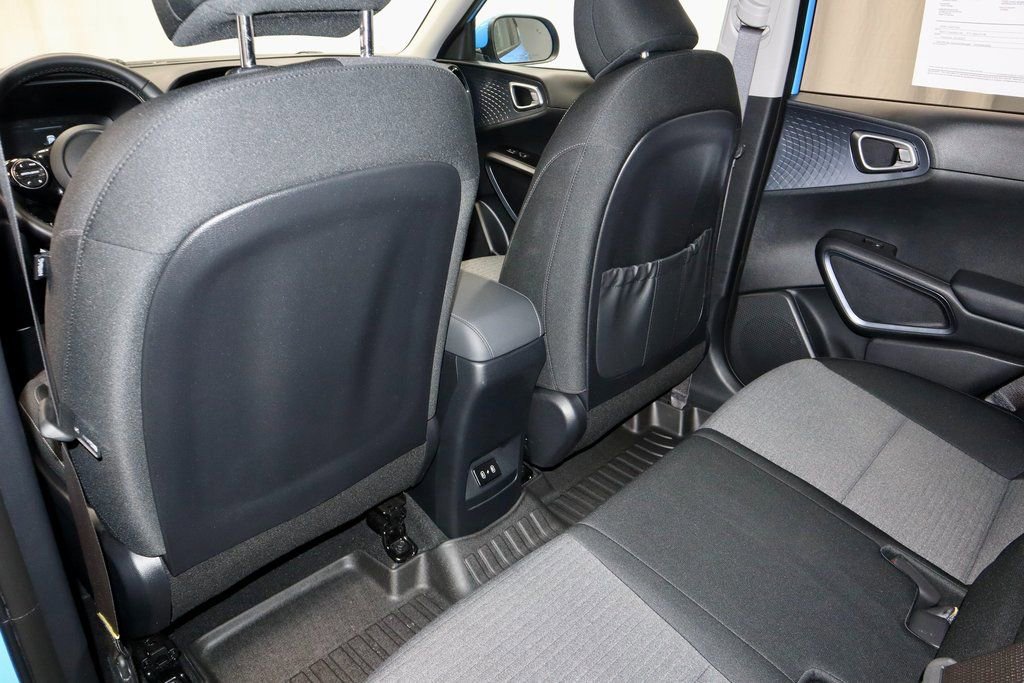 Used 2025 Kia Soul EX image 21