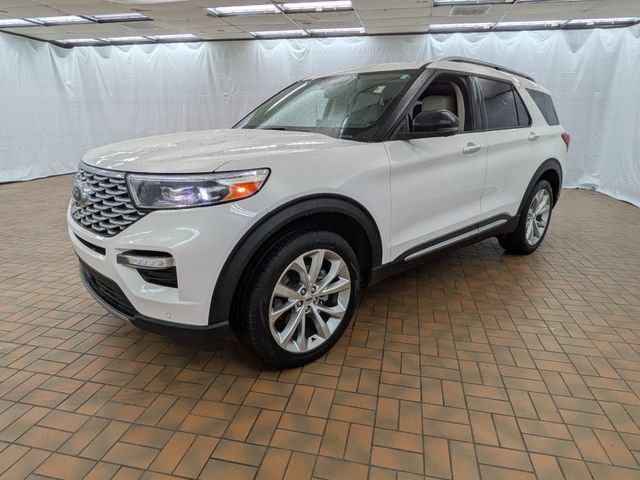 Certified 2023 Ford Explorer Platinum w/ Technology Package AWD/4WD image 3