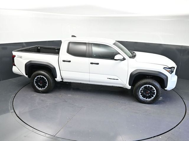 Used 2024 Toyota Tacoma TRD Off-Road AWD/4WD image 33