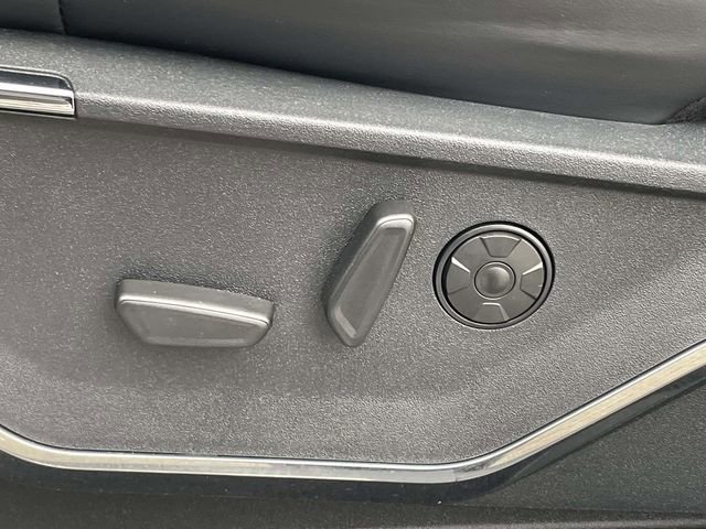 Certified 2025 Ford F350 Platinum w/ FX4 Off-Road Package image 17