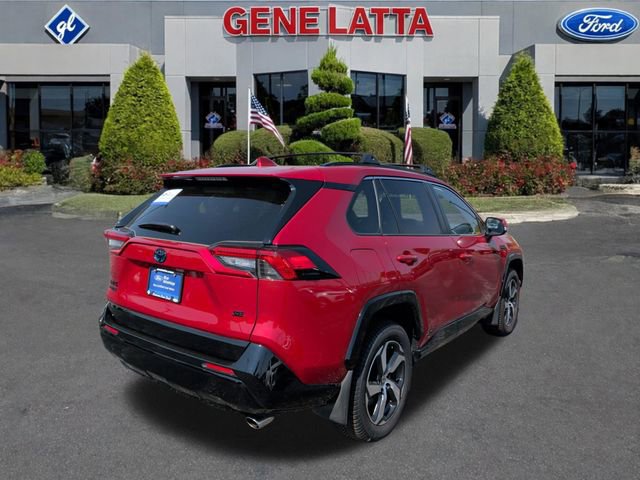 Used 2022 Toyota RAV4 SE w/ Weather & Moonroof Package AWD/4WD image 5