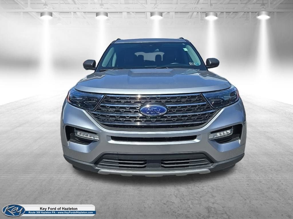 Certified 2023 Ford Explorer XLT w/ Equipment Group 202A AWD/4WD image 4