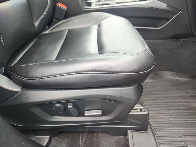 Certified 2022 Ford Explorer XLT w/ Equipment Group 202A AWD/4WD image 35