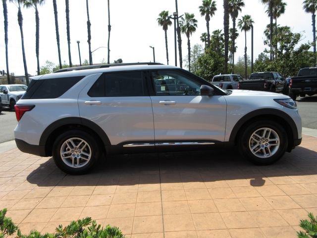 Certified 2025 Ford Explorer Active w/ Active Comfort Package RWD image 2