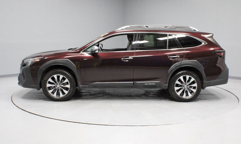 Used 2023 Subaru Outback Touring AWD/4WD image 10