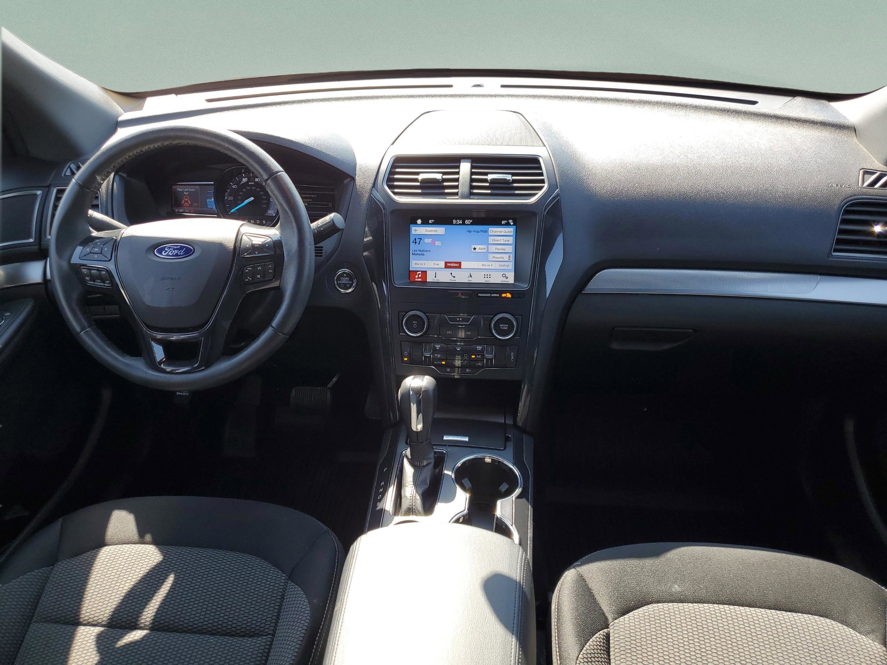 Certified 2019 Ford Explorer XLT w/ Equipment Group 201A FWD image 9