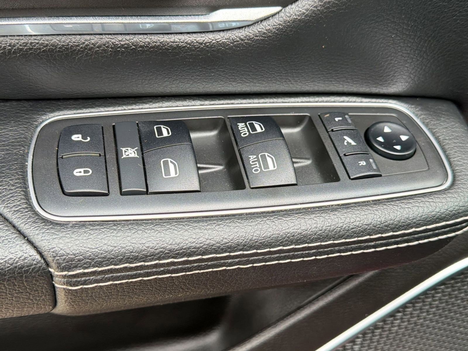 Used 2019 RAM 1500 Laramie w/ Sport Appearance Package image 13