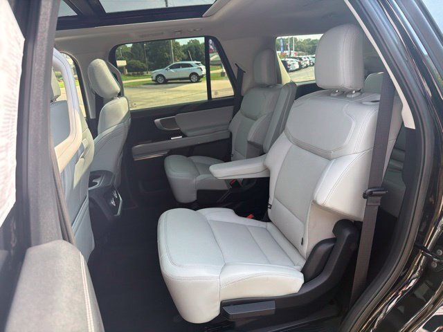 Certified 2025 Ford Expedition Platinum AWD/4WD image 23