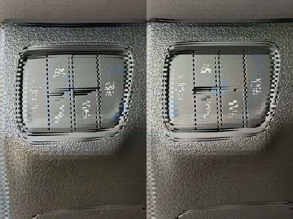 Used 2020 Hyundai Santa Fe Limited image 27