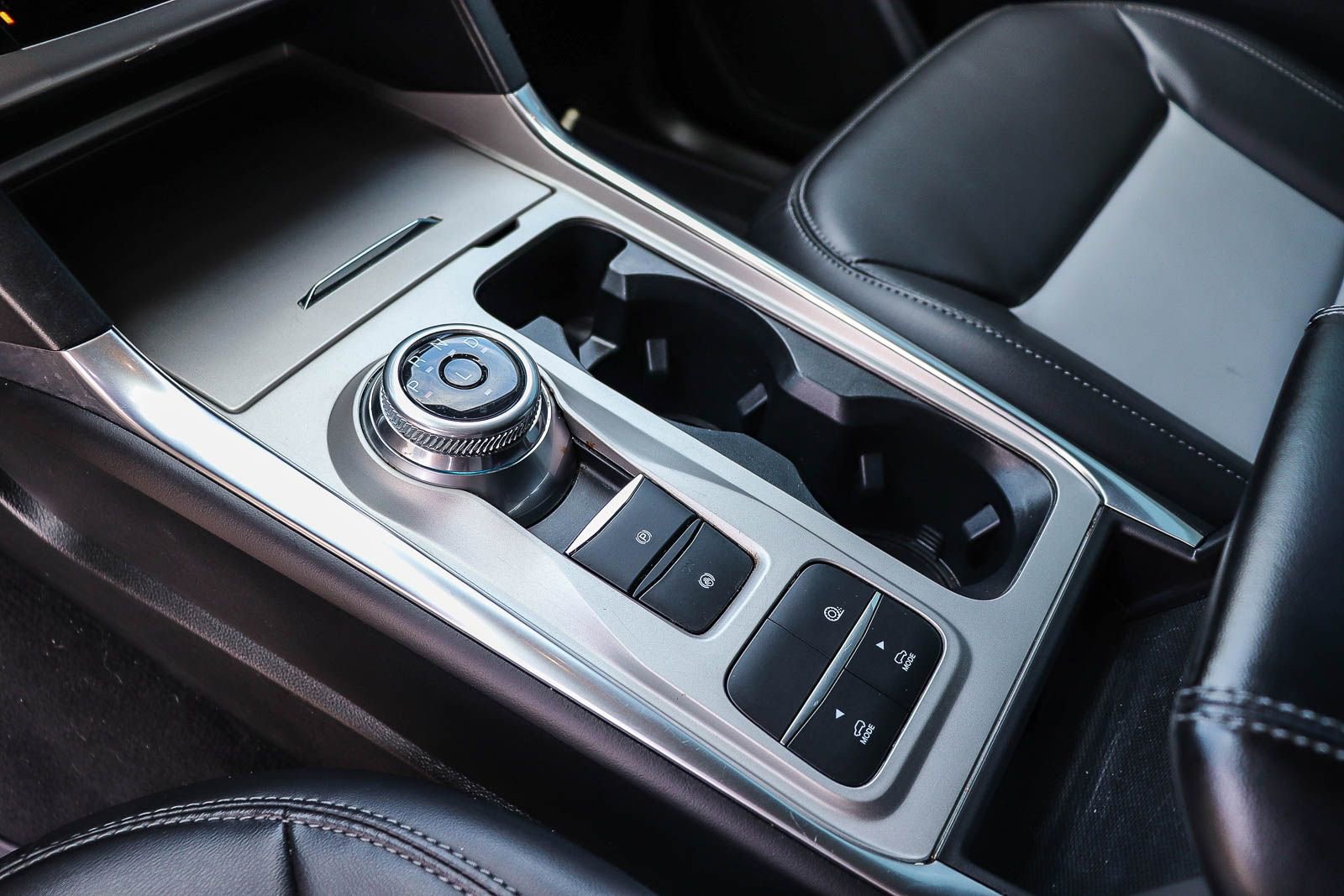 Certified 2023 Ford Explorer XLT w/ Equipment Group 202A image 18