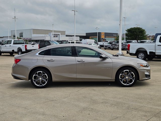 Used 2024 Chevrolet Malibu LT FWD image 2