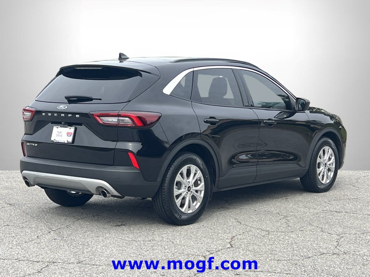Certified 2023 Ford Escape Active w/ Tech Pack #1 FWD image 3