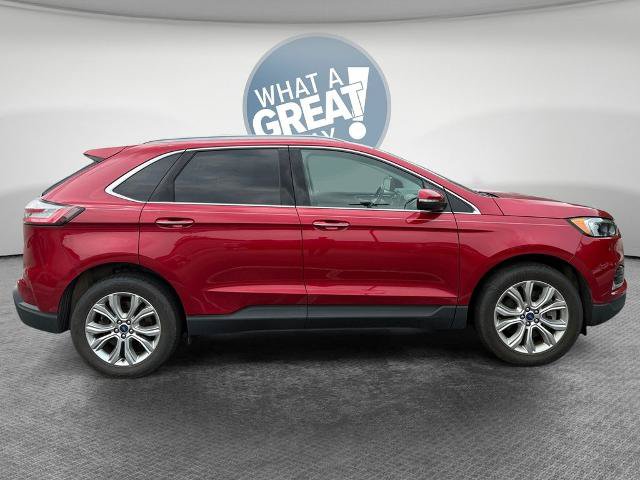 Certified 2022 Ford Edge Titanium AWD/4WD image 2