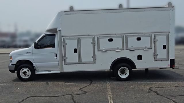 Certified 2017 Ford E-450 and Econoline 450 Super Duty w/ Power Windows & Locks Group RWD image 6
