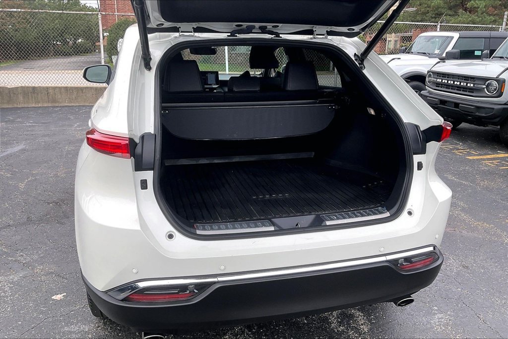 Used 2022 Toyota Venza XLE AWD/4WD image 27
