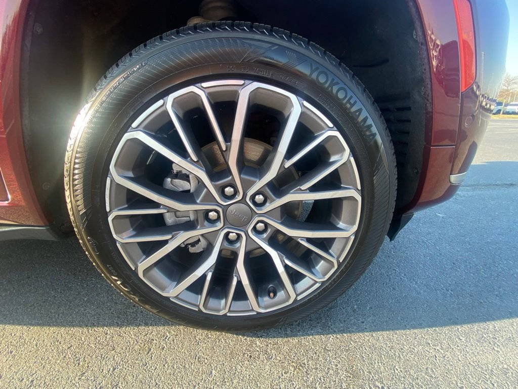 Used 2023 Jeep Grand Cherokee L Summit image 31