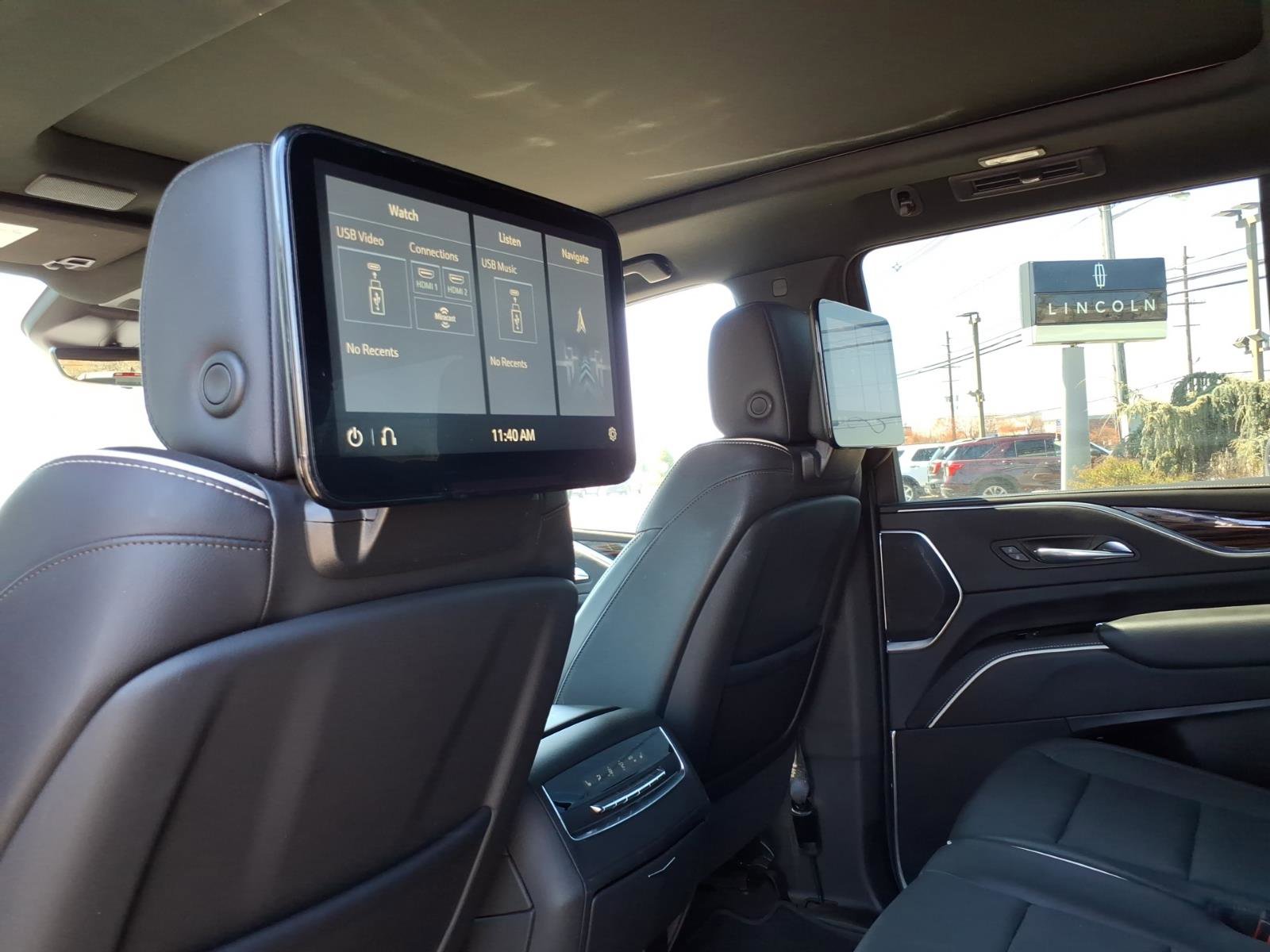 Used 2021 Cadillac Escalade Premium Luxury w/ Performance Package image 11