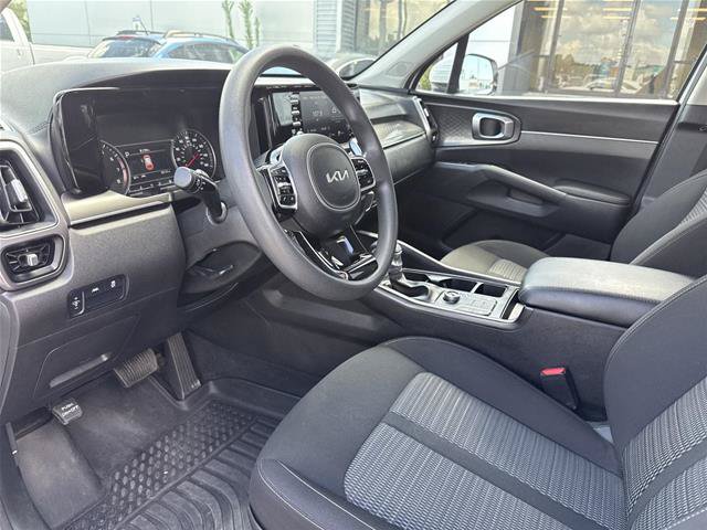 Used 2023 Kia Sorento LX AWD/4WD image 25
