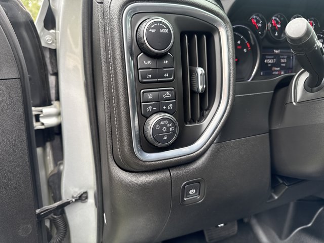 Used 2022 Chevrolet Silverado 2500 LTZ AWD/4WD image 16