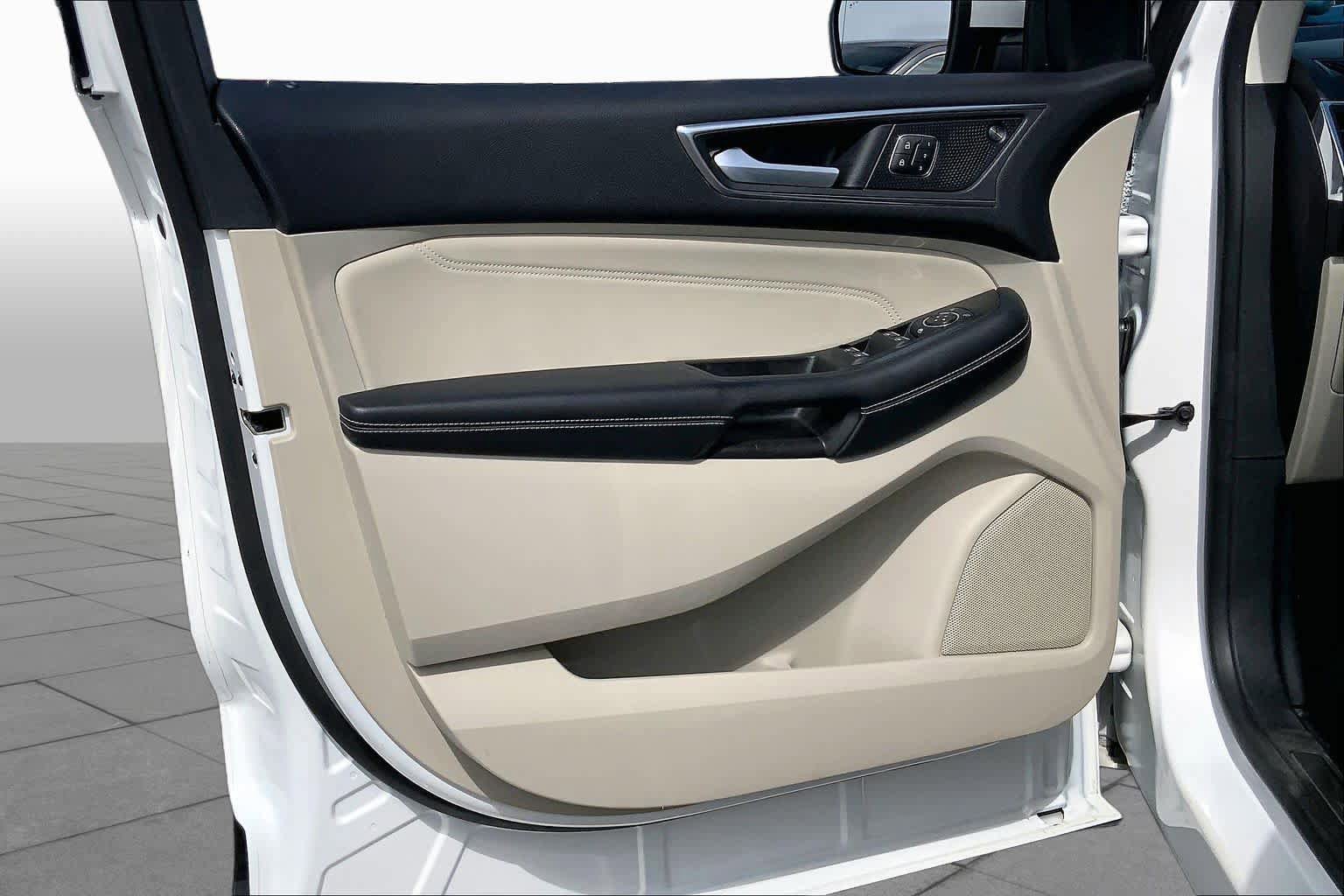 Certified 2021 Ford Edge Titanium FWD image 22