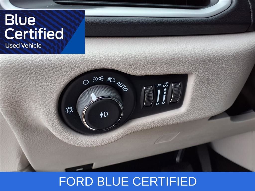 Used 2024 Chrysler Pacifica Touring-L image 23