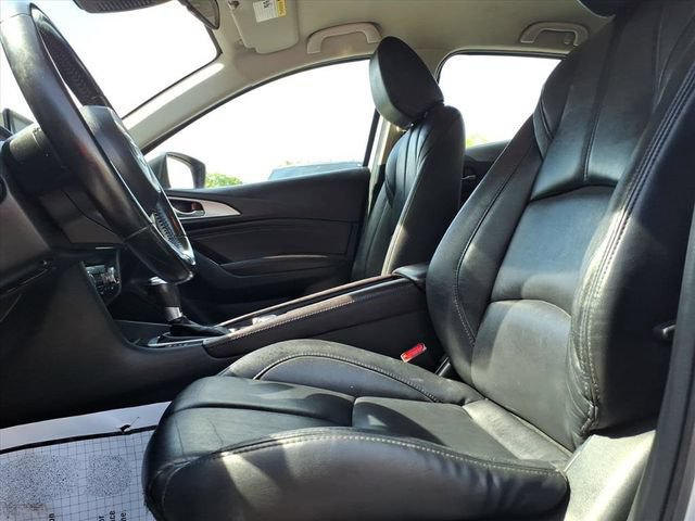Used 2018 MAZDA MAZDA3 Touring FWD image 13