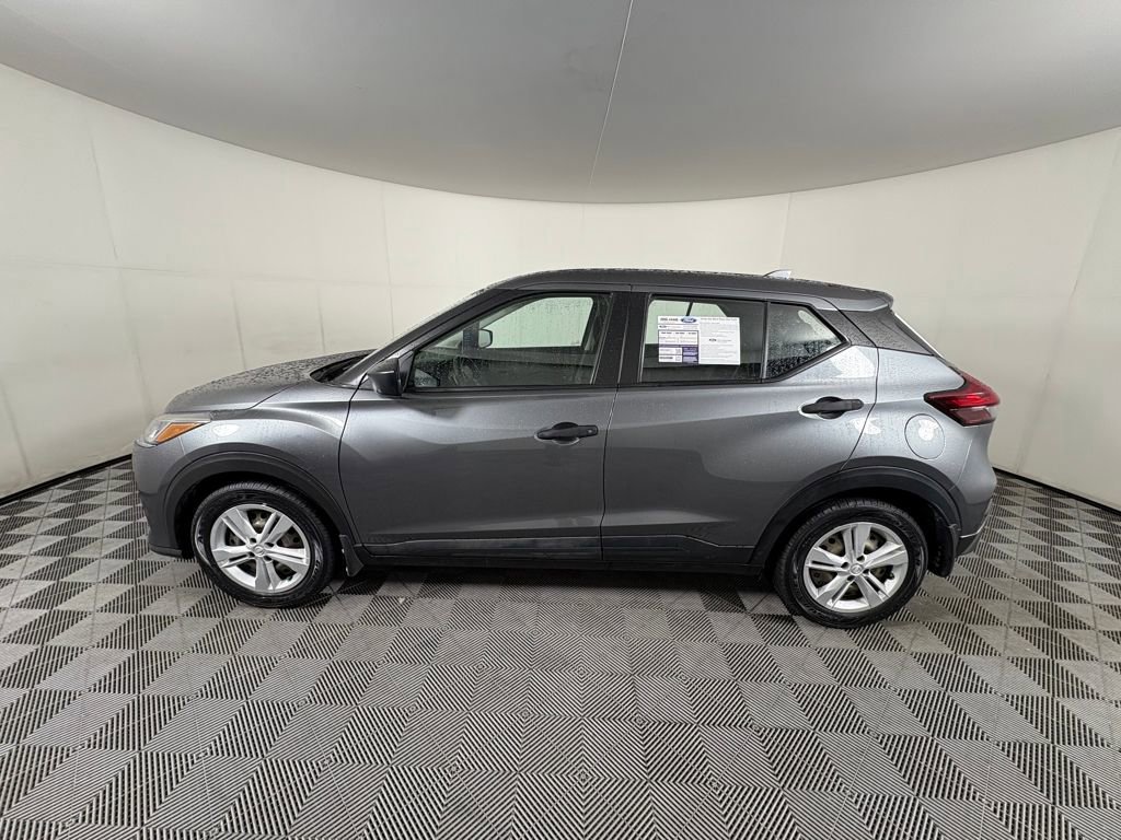 Used 2023 Nissan Kicks S image 2