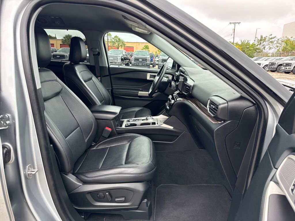 Certified 2023 Ford Explorer Limited w/ Equipment Group 301A image 26