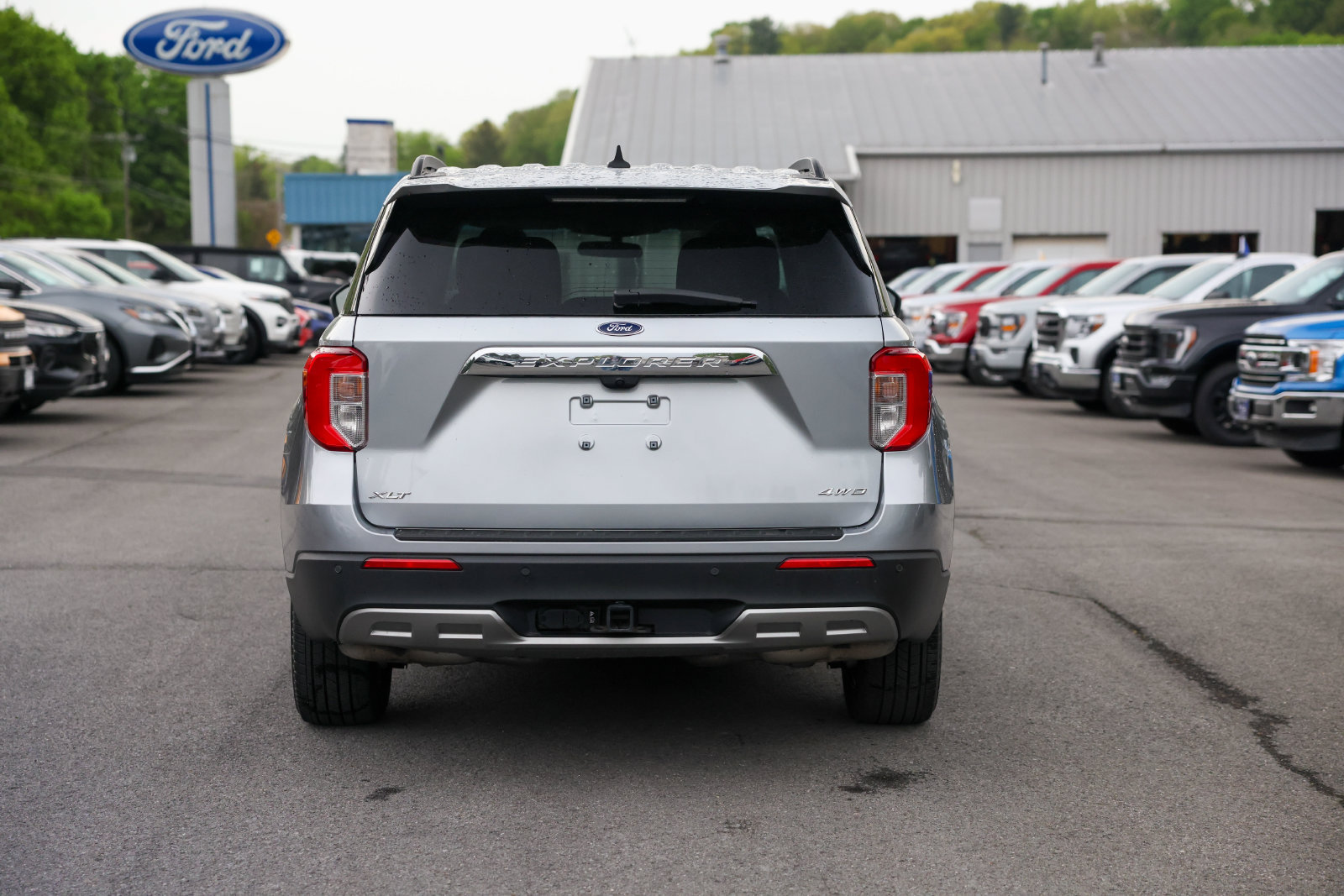 Certified 2023 Ford Explorer XLT w/ Equipment Group 202A AWD/4WD image 6