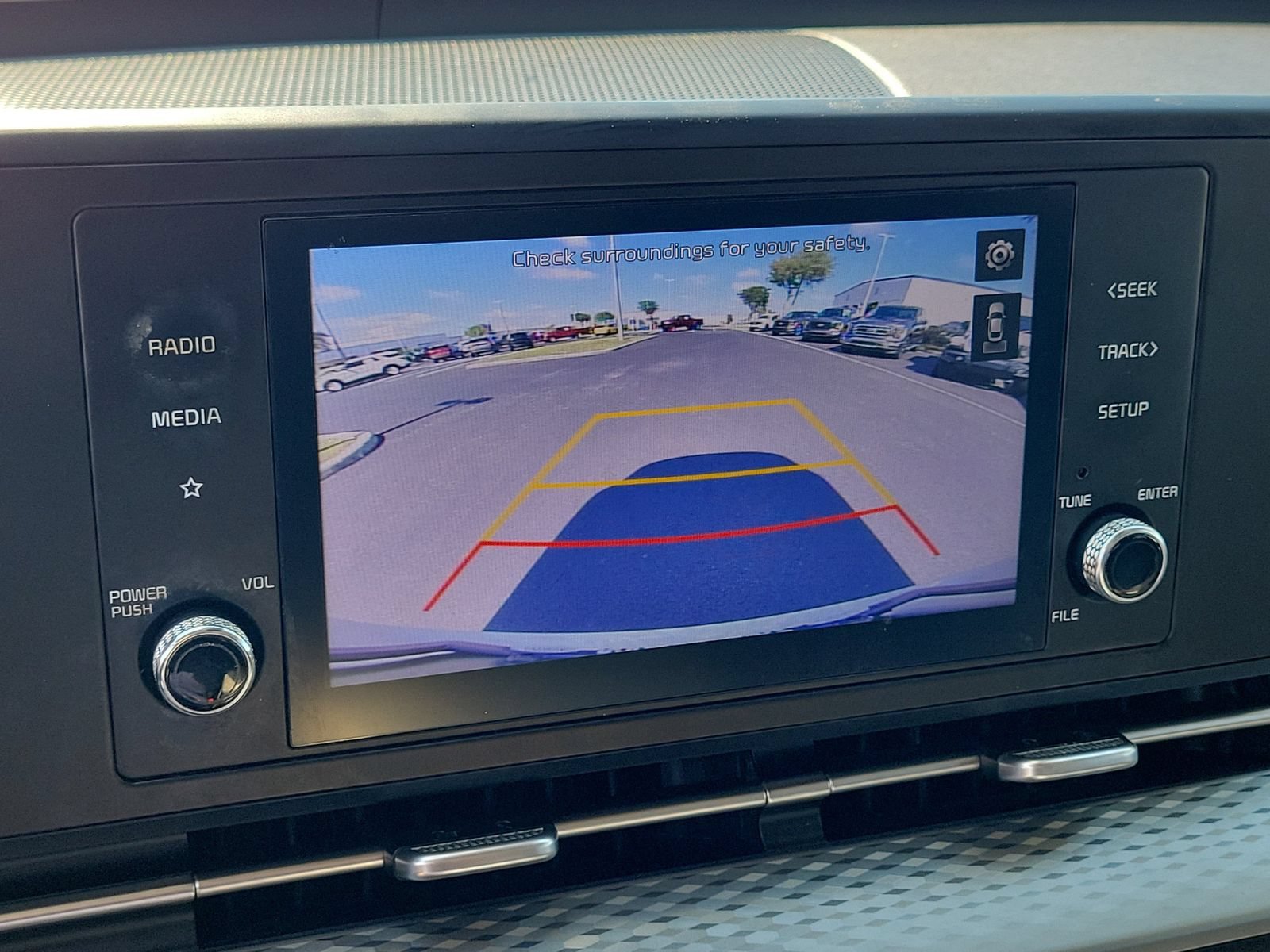 Used 2022 Kia Carnival LX FWD image 23