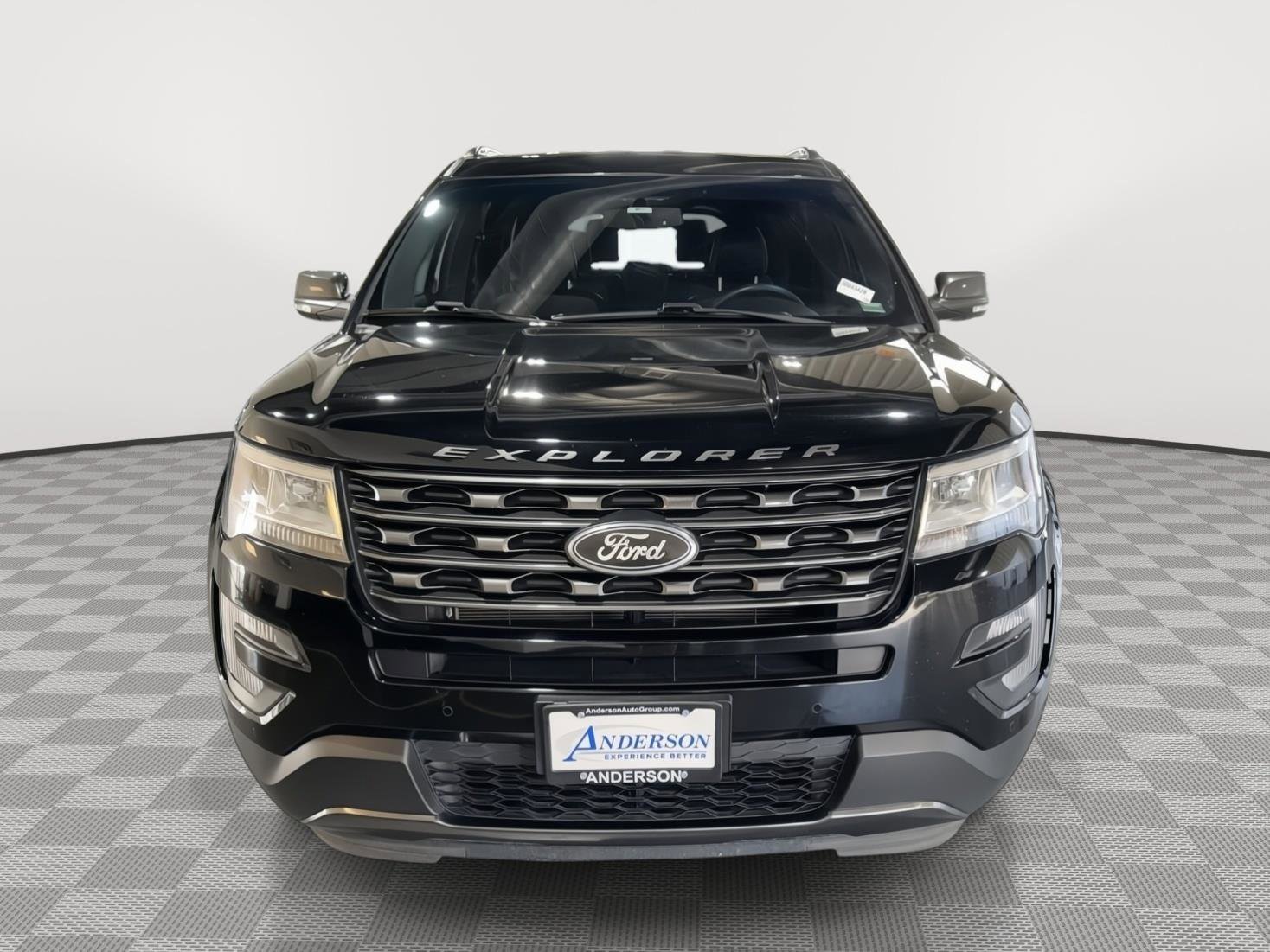 Certified 2017 Ford Explorer XLT w/ Equipment Group 202A FWD image 4