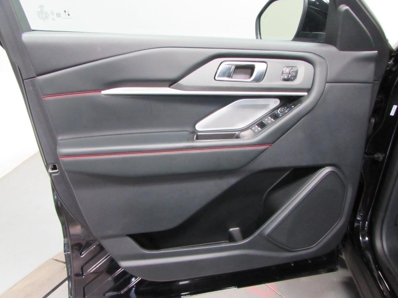 Certified 2025 Ford Explorer ST AWD/4WD image 12