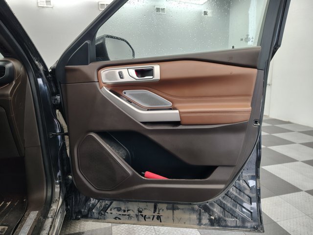 Certified 2022 Ford Explorer King Ranch w/ Technology Package AWD/4WD image 13