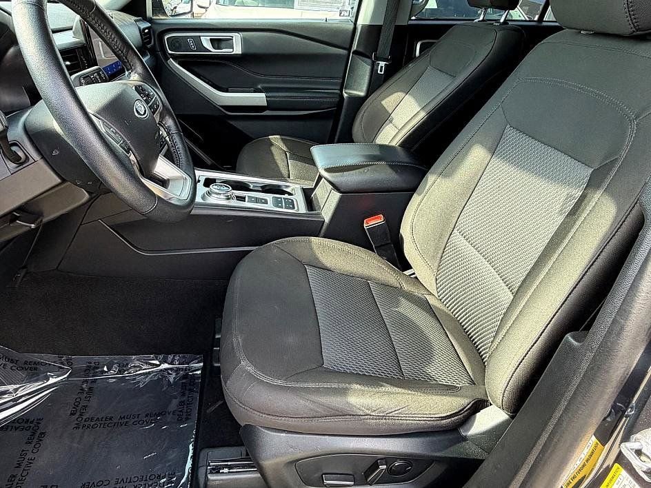 Certified 2023 Ford Explorer XLT RWD image 18