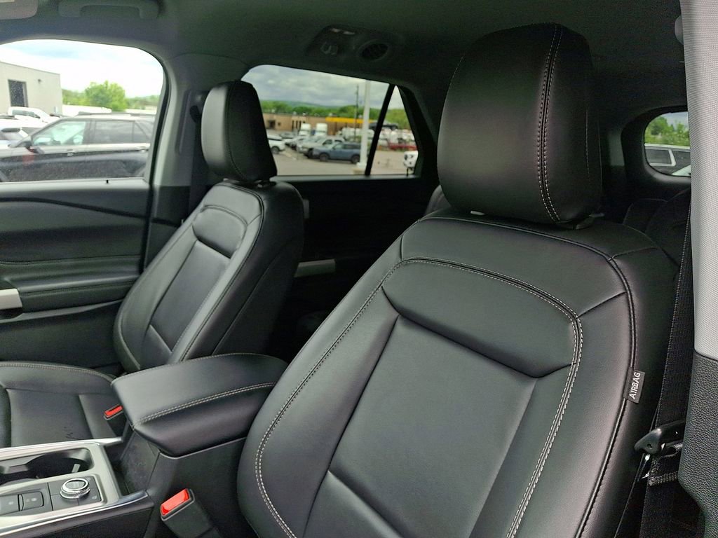 Certified 2023 Ford Explorer XLT w/ Equipment Group 202A AWD/4WD image 14
