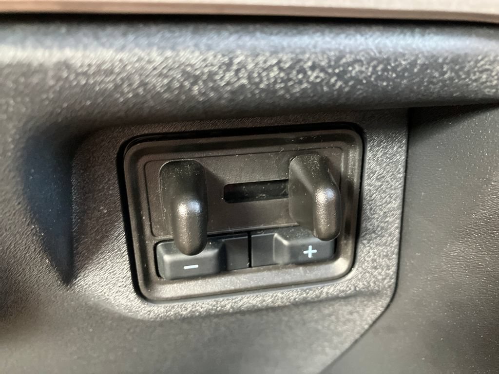 Certified 2025 Ford Expedition Active AWD/4WD image 40