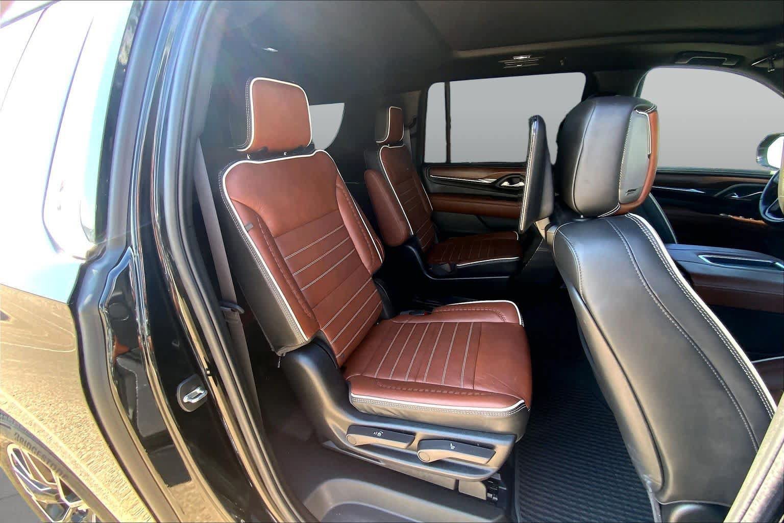 Used 2024 GMC Yukon XL Denali Ultimate AWD/4WD image 20