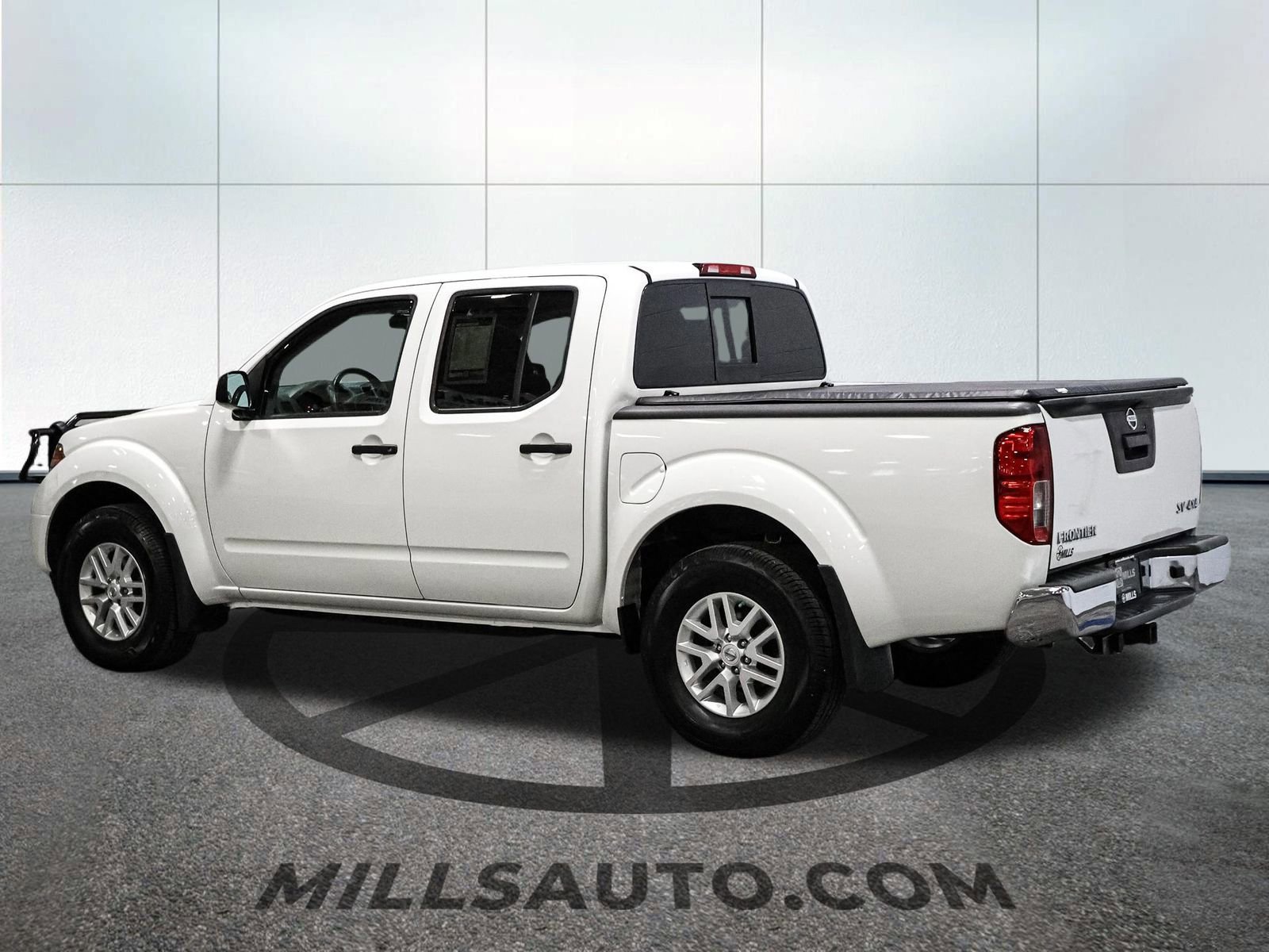 Used 2019 Nissan Frontier SV image 7