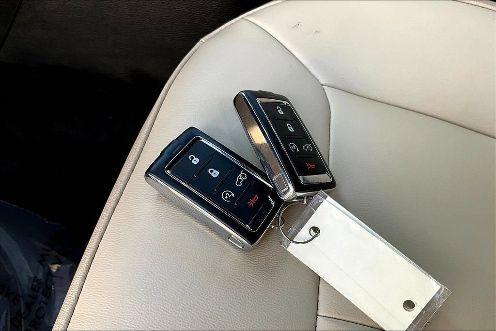 Used 2023 Jeep Grand Cherokee Limited RWD image 35