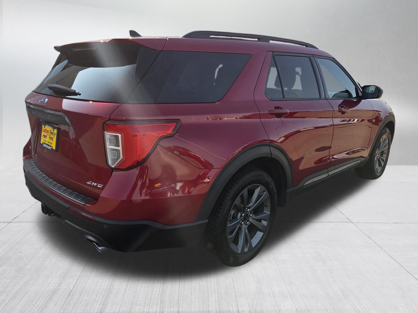 Certified 2021 Ford Explorer XLT w/ Equipment Group 202A AWD/4WD image 7