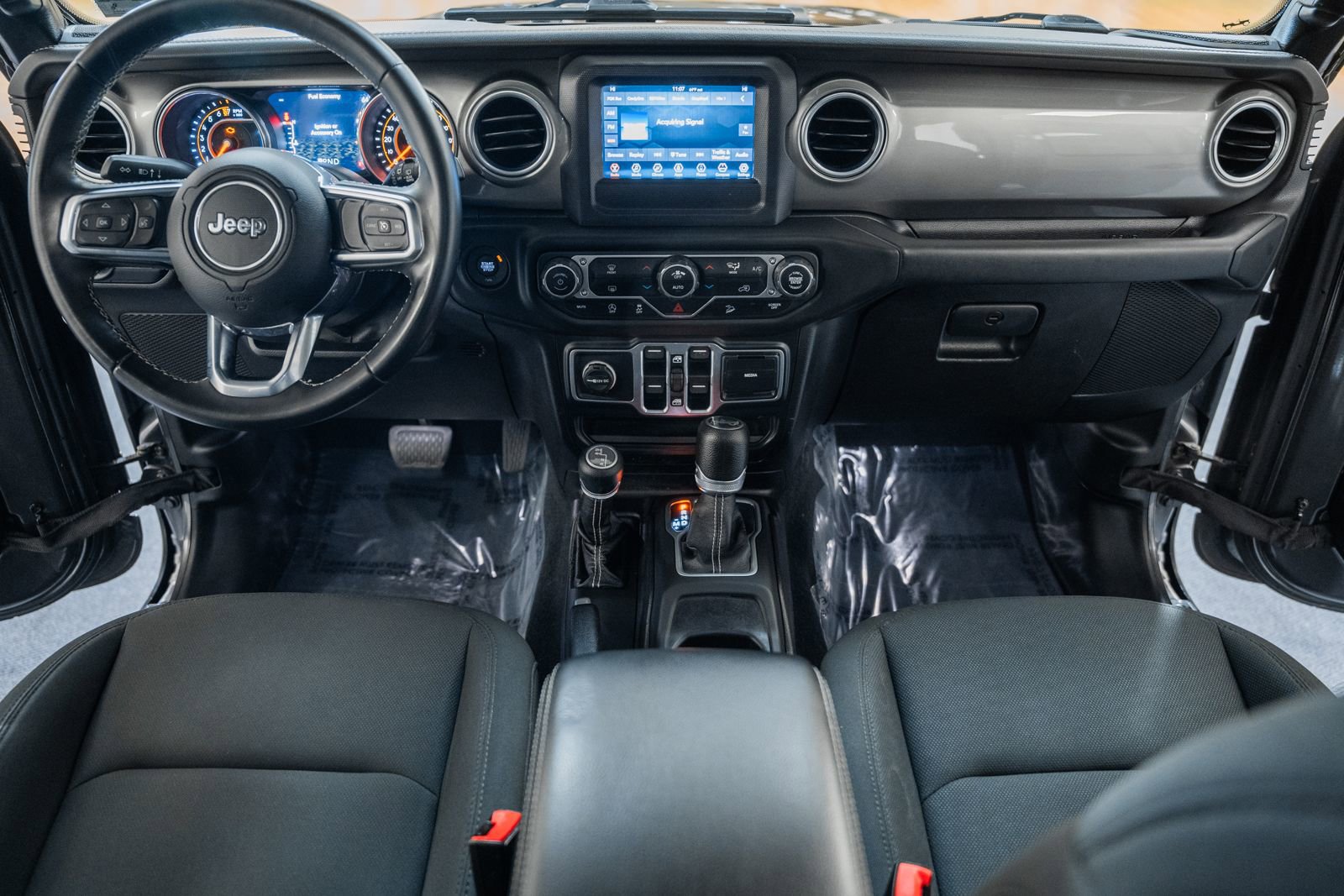 Used 2018 Jeep Wrangler Unlimited Sahara image 23