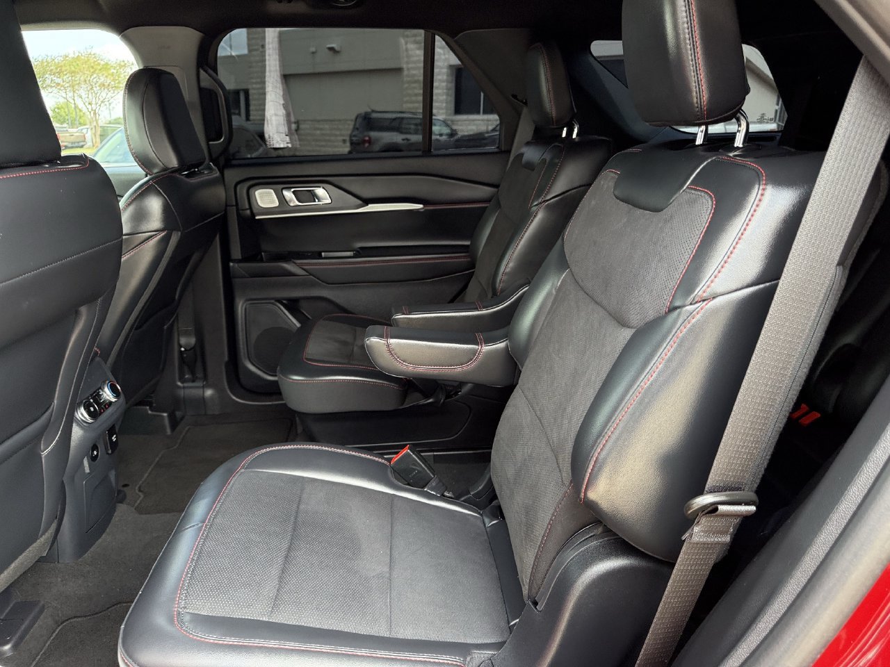 Certified 2025 Ford Explorer ST w/ Sun And Sound Package AWD/4WD image 25