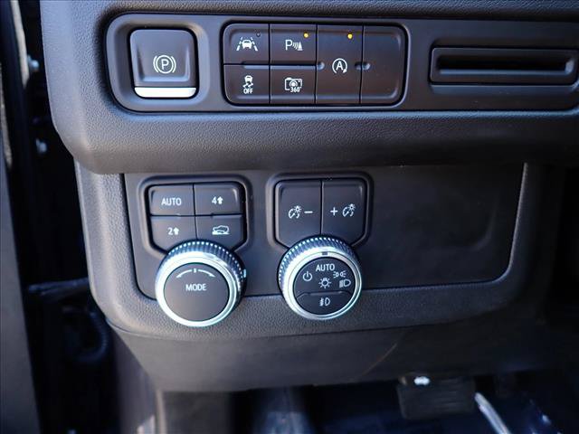Used 2023 GMC Yukon XL SLT w/ SLT Luxury Package AWD/4WD image 19