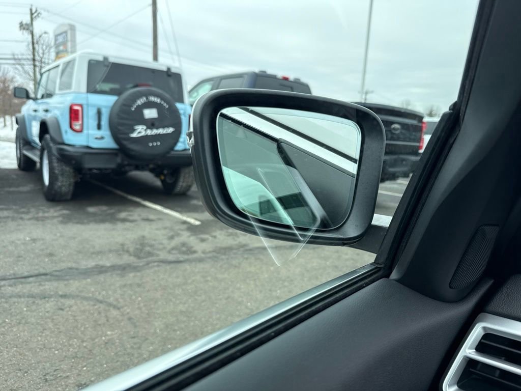 Used 2025 BMW 330i xDrive Sedan w/ Premium Package AWD/4WD image 41