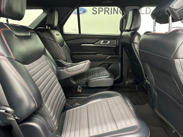 Certified 2025 Ford Explorer ST-Line image 14