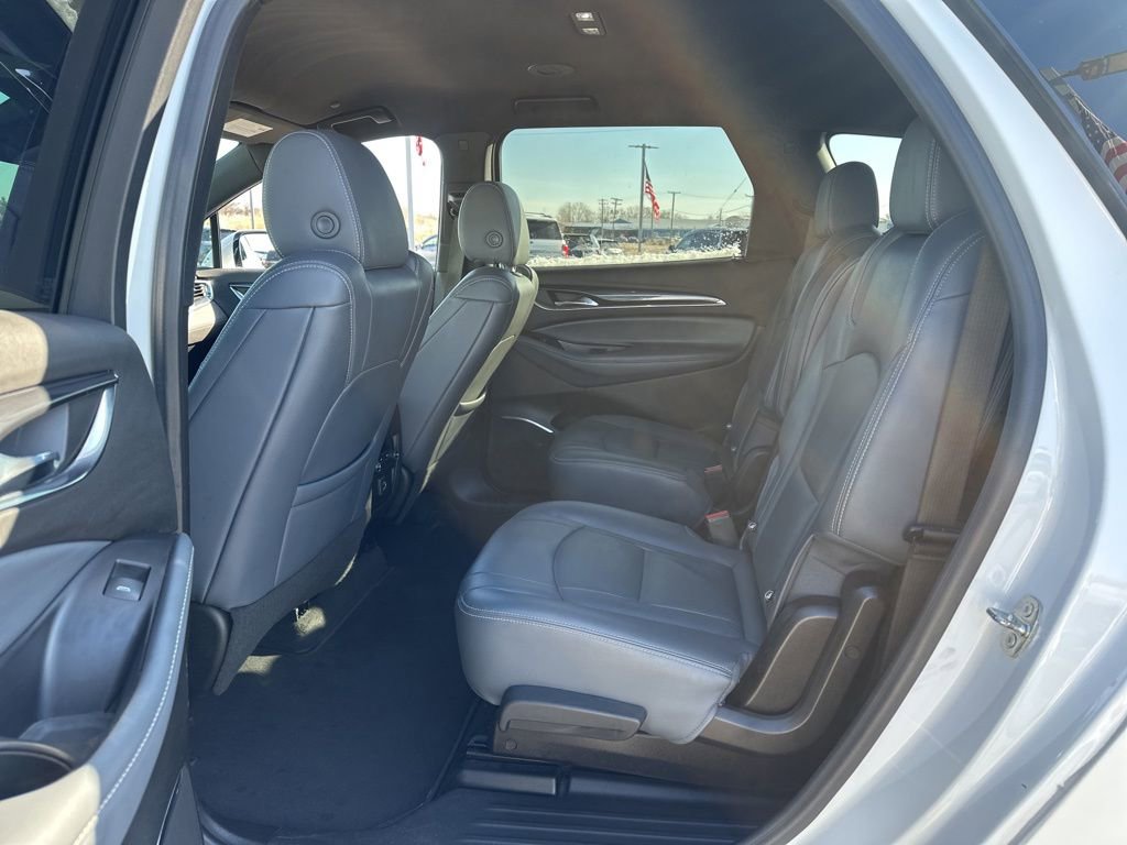 Used 2022 Buick Enclave Essence image 19