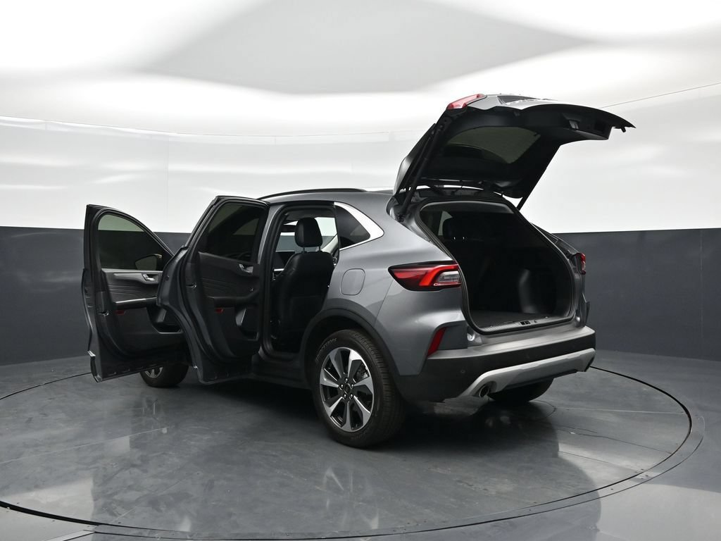 Certified 2023 Ford Escape Platinum AWD/4WD image 36