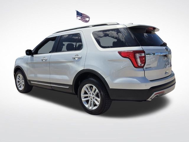 Certified 2017 Ford Explorer XLT w/ Equipment Group 201A FWD image 3
